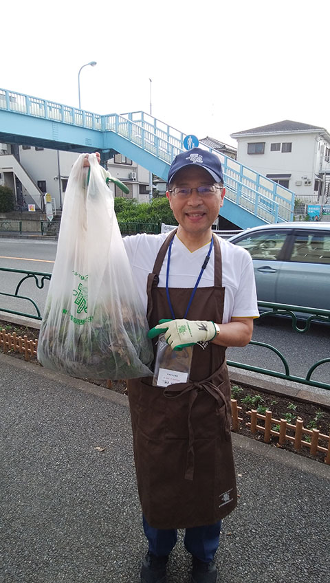 母校町田第四小学校の花壇づくりボランティア活動